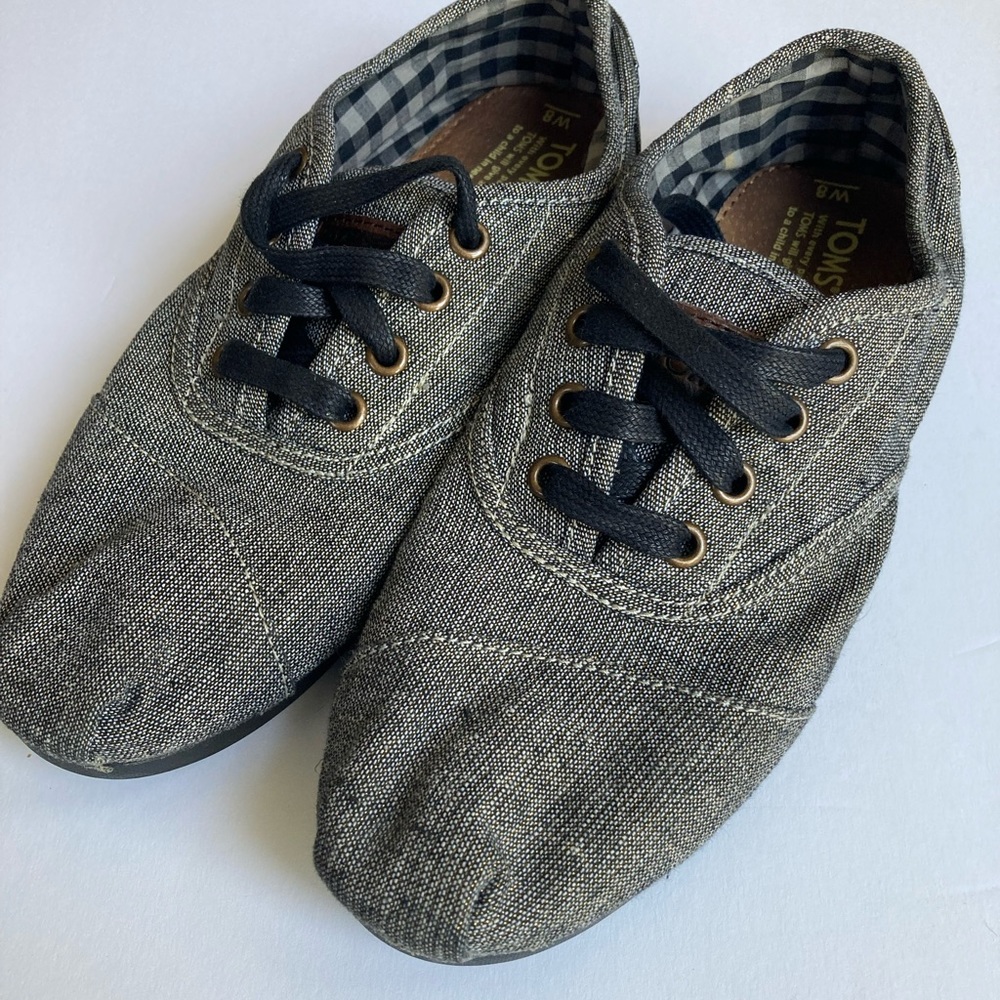 TOMS shoe with metallic flecks